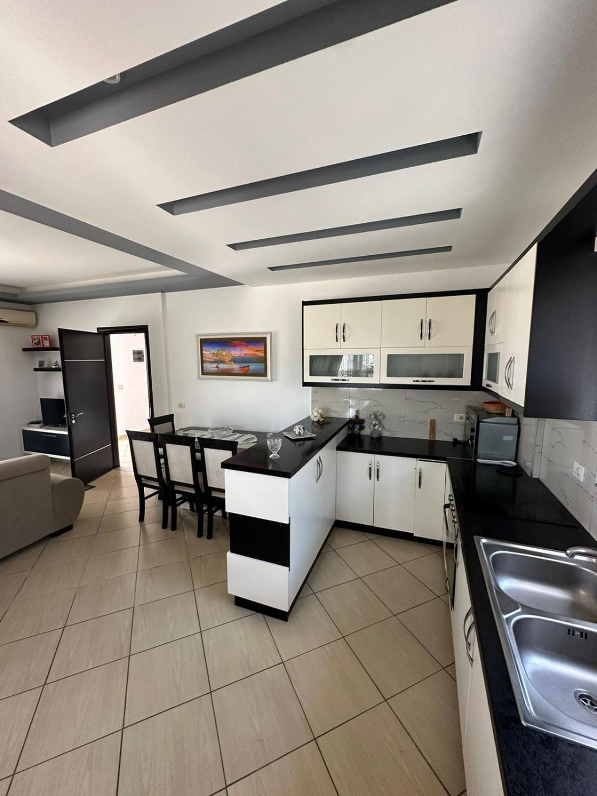 Apartments Berti Саранда Екстер'єр фото