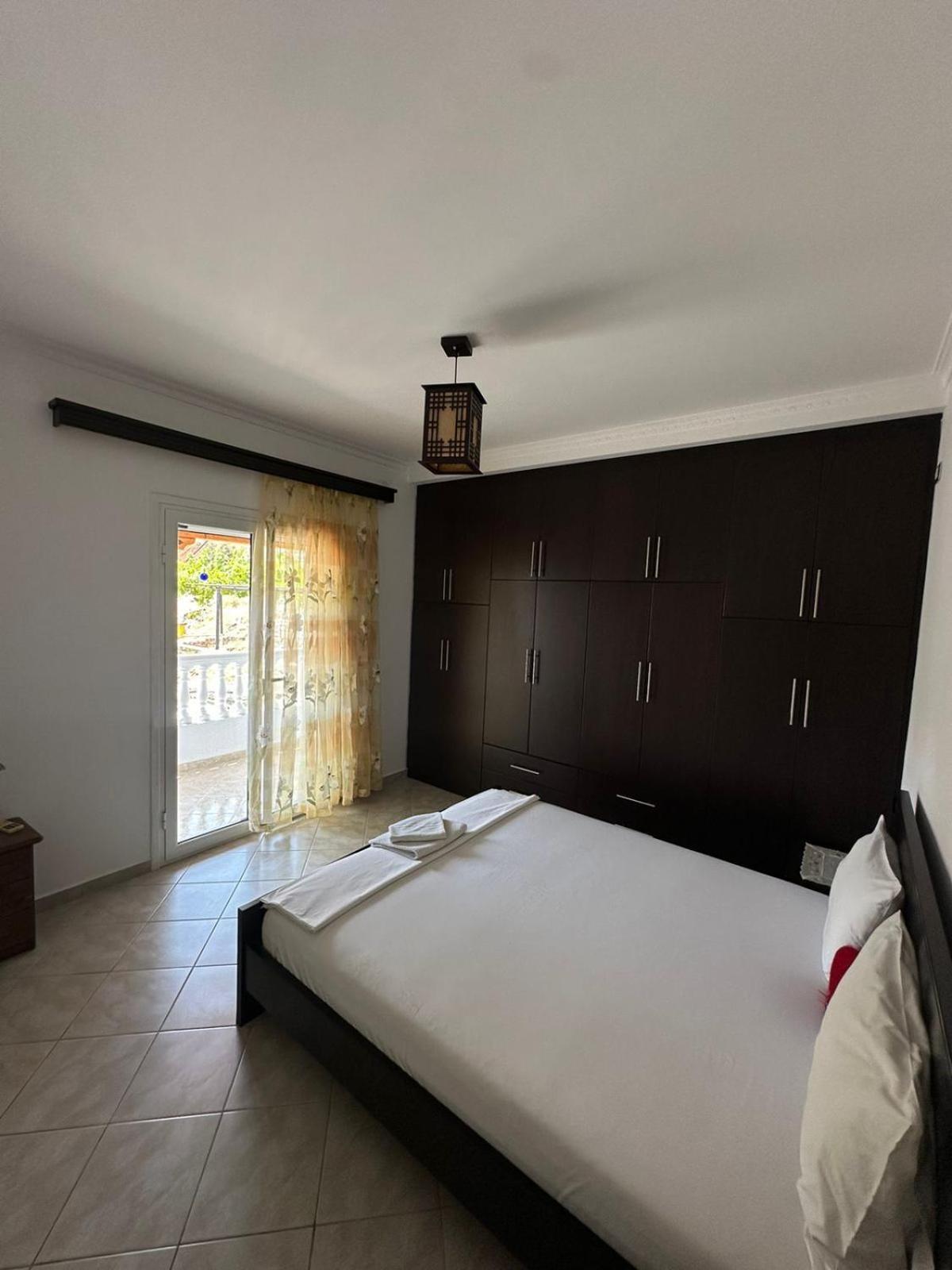 Apartments Berti Саранда Екстер'єр фото